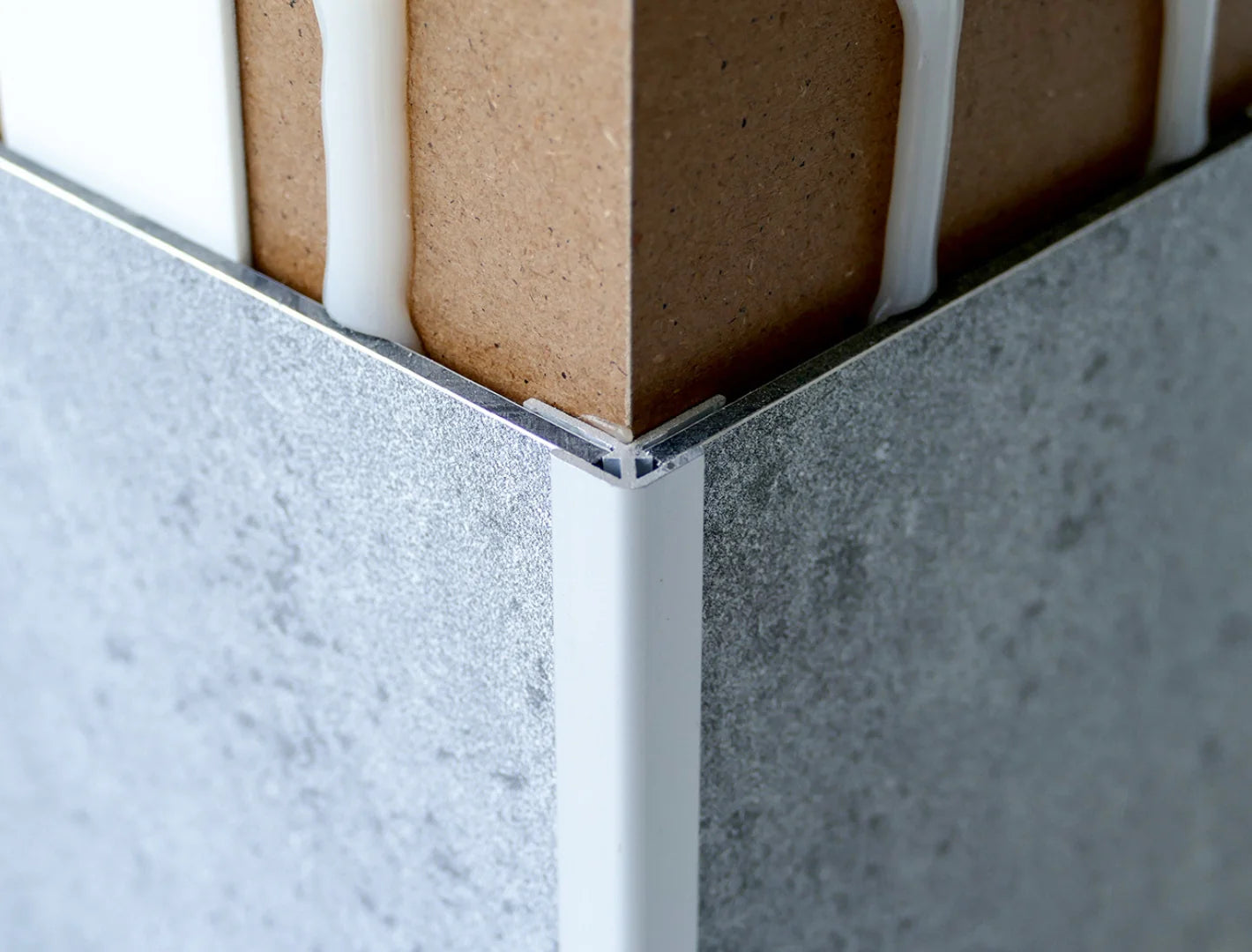 Außeneckprofil 90 Grad für Aluverbundplatten silber eloxiert E6/EV1 3000mm